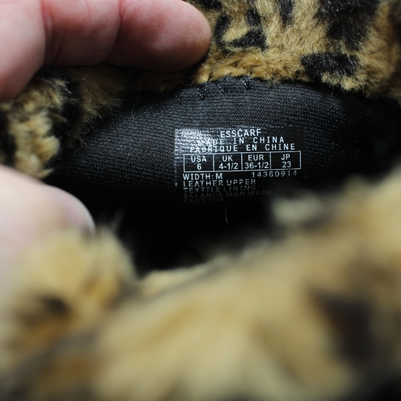 EASY SPIRIT WOMEN'S Size 6 COMFY FAUX FUR ANKLE BO - Picture 2 of 7